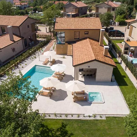 Villa Pedena 5* Kadumi Exterior photo